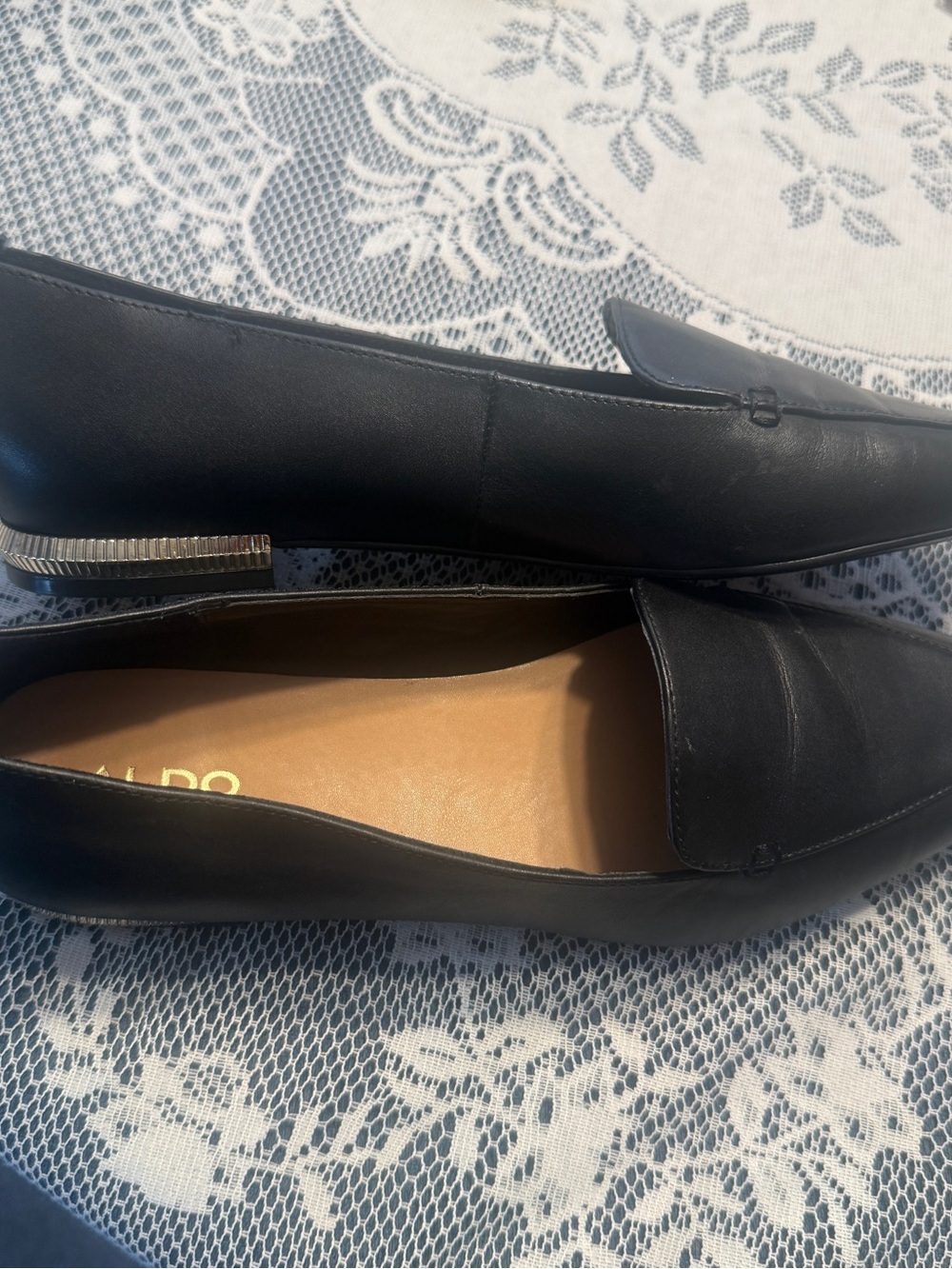 Aldo Pony Black Leather Low-Profile Loafers with Metallic Heel Accent Womens 8.5